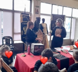 «Οι Κομνηνοί» Ροδοχωρίου υποδέχτηκαν τα παιδιά του Δημοτικού Σχολείου