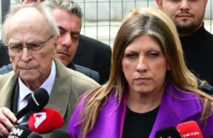 Δίκη για τα Τέμπη -Ζωή Κωνσταντοπούλου: «Στήθηκε ένα αδιανόητο φιάσκο, καλώ τον Φλωρίδη να παραιτηθεί»