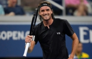 Τσιτσιπάς – Φέρι 2-0: Επιτυχημένη πρεμιέρα με δύο… πρόσωπα