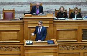 Ενημερώνει τη Βουλή για Ιράν και Κύπρο ο Πρωθυπουργός – Σε αυξημένη επιφυλακή η ΕΥΠ