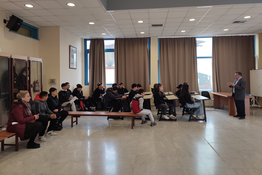Το 6ο Γυμνάσιο υποδέχτεικε η Εύξεινος Λέσχη Βέροιας
