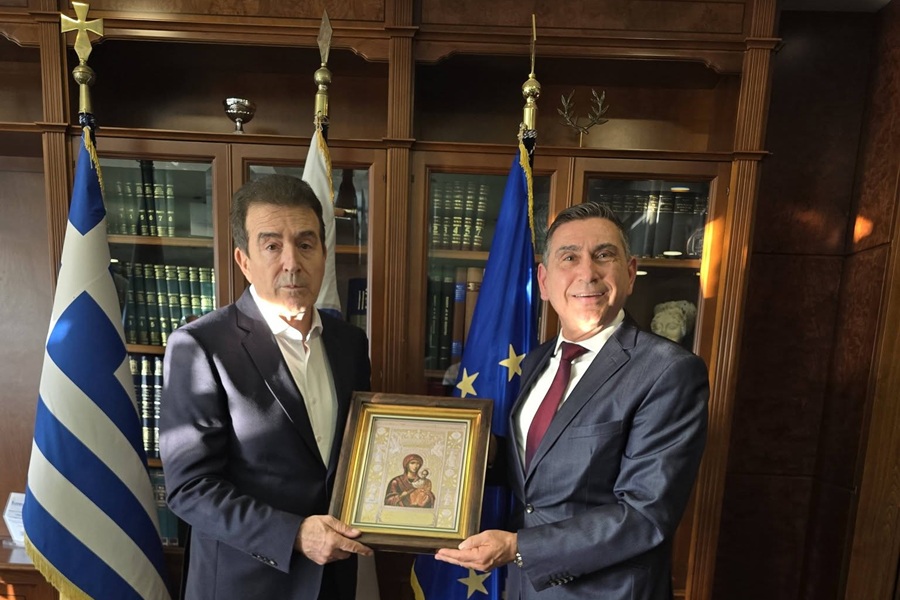 Ο Υπουργός Προστασίας του Πολίτη συνατήθηκε με τον πρόεδρο της «Ρωμανίας» Γλυφάδας