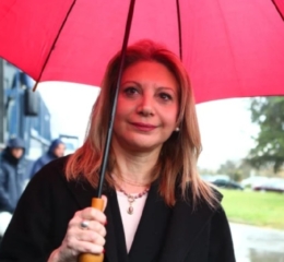 Καρυστιανού: «Αυτή τη δίκη – παρωδία να την κρατήσουν για τον εαυτό τους»