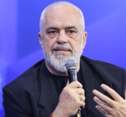 Ράμα για το σχόλιο για τους Έλληνες: Έκανα χιούμορ, κάθε φορά που έρχομαι εδώ νιώθω ερωτευμένος