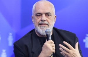 Ράμα για το σχόλιο για τους Έλληνες: Έκανα χιούμορ, κάθε φορά που έρχομαι εδώ νιώθω ερωτευμένος