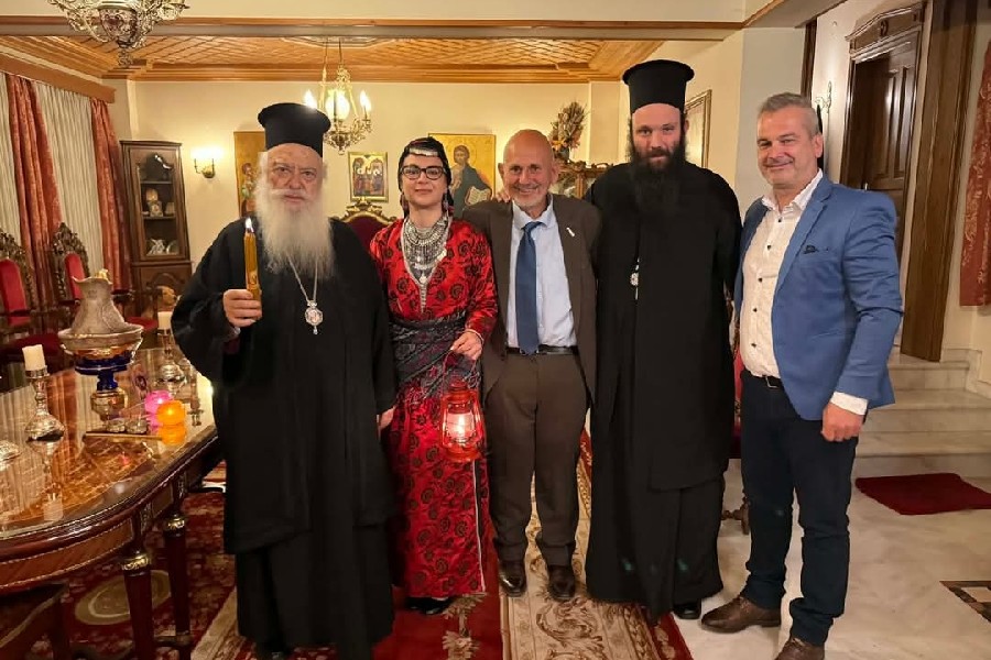 Το Άγιο Φως μετέφερε η Εύξεινος Λέσχη Ποντίων Νάουσας στις ενορίες της περιοχής 