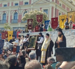 Πλήθος κόσμου υποδέχτηκε στην Καβάλα την εικόνα της Παναγίας Σουμελά