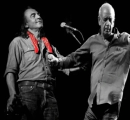 «Κανείς εδώ δεν τραγουδά»: Σαν σήμερα σίγησαν Νίκος Παπάζογλου και Δημήτρης Μητροπάνος