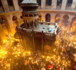 Άγιο Φως: Πώς θα γίνει η αφή και η μεταφορά στην Ελλάδα – Με βραχιολάκι 2.750 άτομα στην τελετή