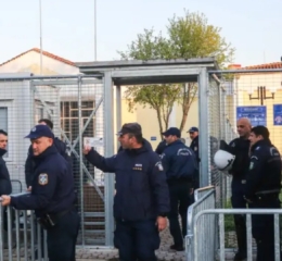 Διεκόπη η δίκη για τα Τέμπη – Αύριο Τρίτη θα συνεχιστεί το δικαστήριο