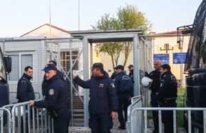 Διεκόπη η δίκη για τα Τέμπη – Αύριο Τρίτη θα συνεχιστεί το δικαστήριο