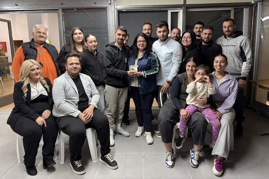 «Ο Φάρος» Αγ. Βαρβάρας επισκέφθηκε τον «Καύκασο» στο νεό του Σπίτι