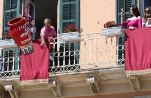 Πάσχα στην Ελλάδα: 15 έθιμα που αξίζει να ζήσεις από κοντά