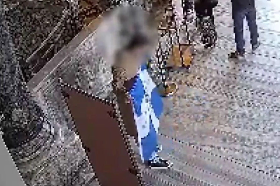 Προσευχές και ελληνικές σημαίες στην Αγιά Σοφιά: Οι συμβολικές κινήσεις των Ελλήνων, οι συλλήψεις και οι πολιτικές αντιδράσεις