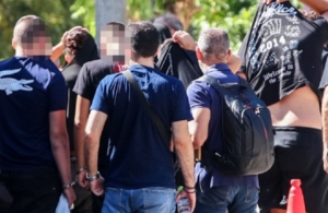 Καλλιθέα: Η μητέρα του 15χρονου τον αναζητούσε στα νοσοκομεία – Στον εισαγγελέα οι συλληφθέντες