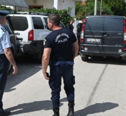 Λόγγος Αιγίου: Μαχαίρωσε μάνα και γιο με μεγάλο μένος