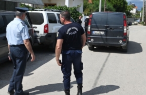 Λόγγος Αιγίου: Μαχαίρωσε μάνα και γιο με μεγάλο μένος