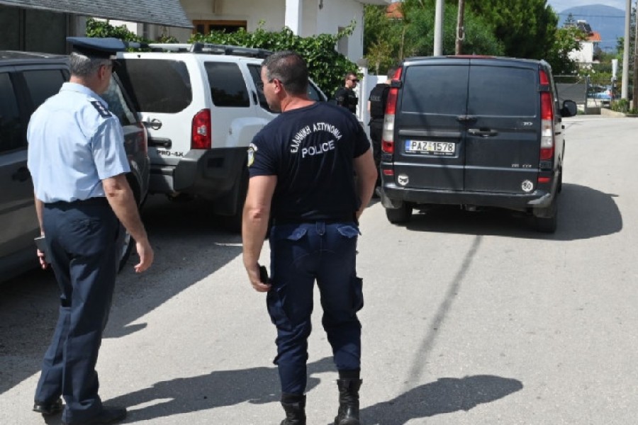 Λόγγος Αιγίου: Μαχαίρωσε μάνα και γιο με μεγάλο μένος