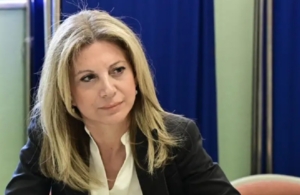 Μαρία Καρυστιανού: Αν νομοθετηθεί ο όρος γυναικοκτονία θα είναι σαν να λέω ότι η γυναίκα ανήκει στις ευάλωτες ομάδες
