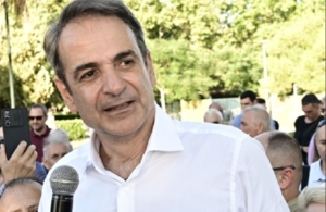 Μητσοτάκης από Βούλα: Στον πολιτικό διαγκωνισμό ο «τζάμπα 1» συναγωνίζεται τον «τζάμπα 2»