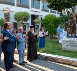 Η Λέσχη Ποντίων Καβάλας στα αποκαλυπτήρια του Μνημείου Πολύτεκνης Μητέρας