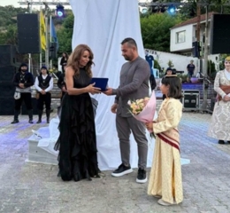 Πραγματοποιήθηκαν τα αποκαλυπτήρια της τρίμετρης λύρας στη Διποταμία