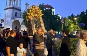 Στην περιφορά της εικόνας της Αγίας Παρασκευής συμμετείχε ο «Εύξεινος Πόντος» Μεταμόρφωσης 
