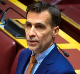 Μιχάλης Χουρδάκης για Ζωή Κωνσταντοπούλου: «Μου πήρε το γραφείο στη Βουλή και όταν ρώτησα πού θα κάθομαι μου είπε στις σκάλες»