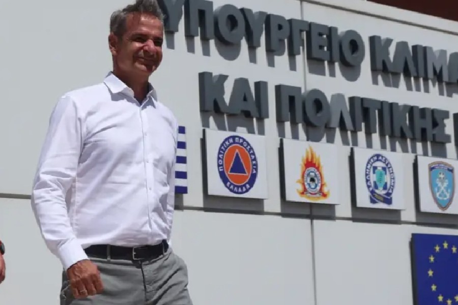 Στο Κέντρο Διαχείρισης Κρίσεων ο Πρωθυπουργός – Ενημερώθηκε για τις πυρκαγιές