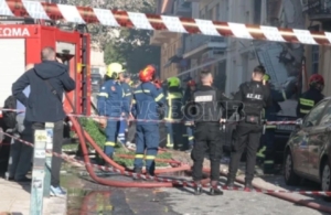 Έκρηξη στην Πλάκα: Ισοπεδώθηκε το κτίριο, 3 τραυματίες – Η ΕΜΑΚ ψάχνει για εγκλωβισμένους 