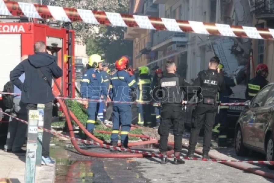 Έκρηξη στην Πλάκα: Ισοπεδώθηκε το κτίριο, 3 τραυματίες – Η ΕΜΑΚ ψάχνει για εγκλωβισμένους 