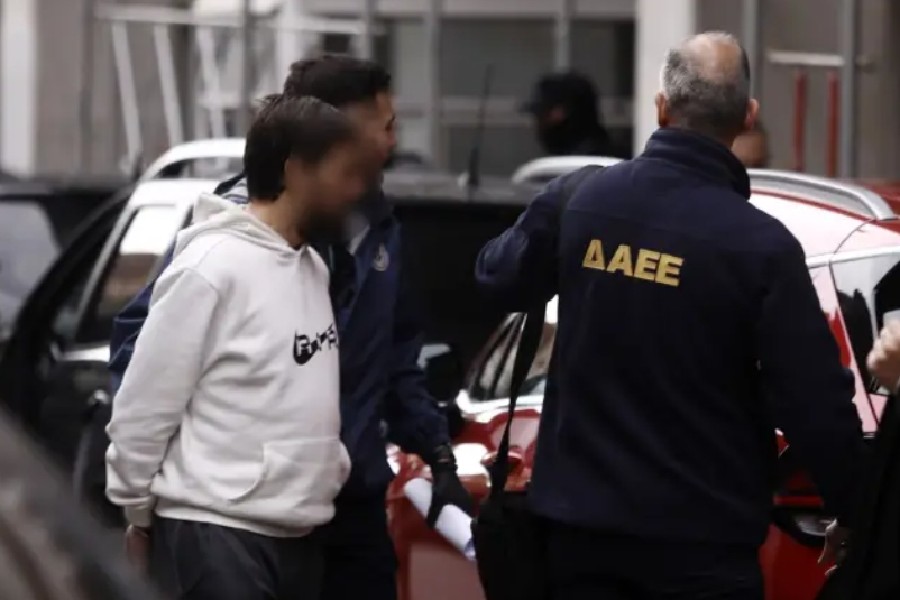 Περίπου 50 φορές είχαν συλληφθεί οι τρεις κλέφτες χαλκού στην Πλάκα – Από διαρρήξεις μέχρι ναρκωτικά