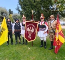 Στην παρέλαση για την επέτειο της Απελευθέρωσης της Βέροιας συμμετείχε ο Σύλλογος Ποντίων Μακροχωρίου