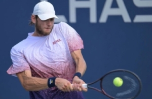 Κουκούσκιν – Σακελλαρίδης 2-0: Χαμένα tie break κι αποκλεισμός στο Αλμάτι