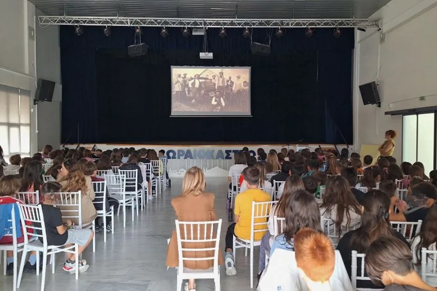 Φεστιβάλ Ποντιακών Εκδηλώσεων: Αφιέρωμα για τους Πόντιους του Ωραιοκάστρου παρακολούθησαν μαθητές